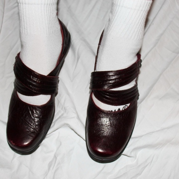 romika leather burgundy flats - Picture 2 of 4
